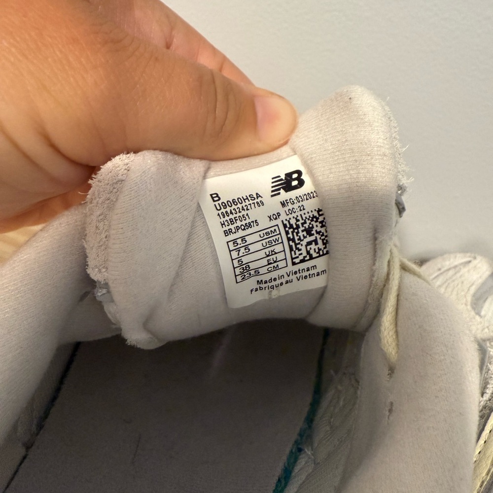 New Balance Gray and Cream 9060s - Picture 5 of 5